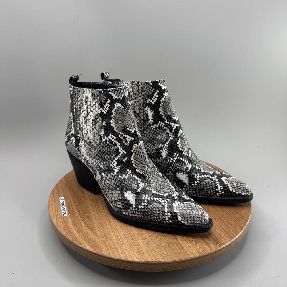 Sam Edelman Winona Western Ankle Boots 7 Gray Snakeskin Embossed Pointed Toe